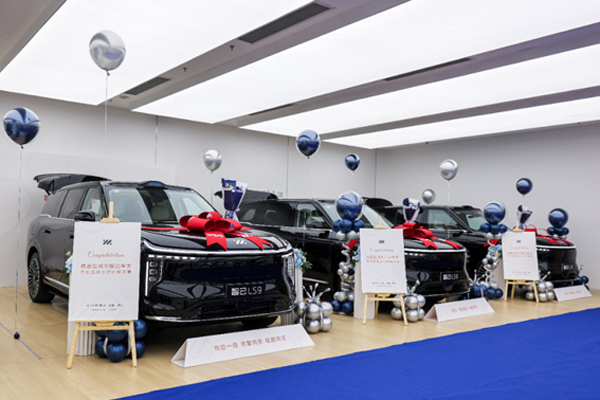 2025上汽集团盘点：技术向上，发展向新